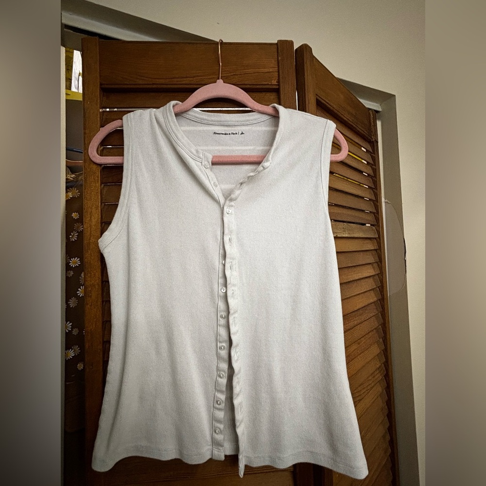 Abercrombie Women’s Rib Crew White Button-Up Tank Top